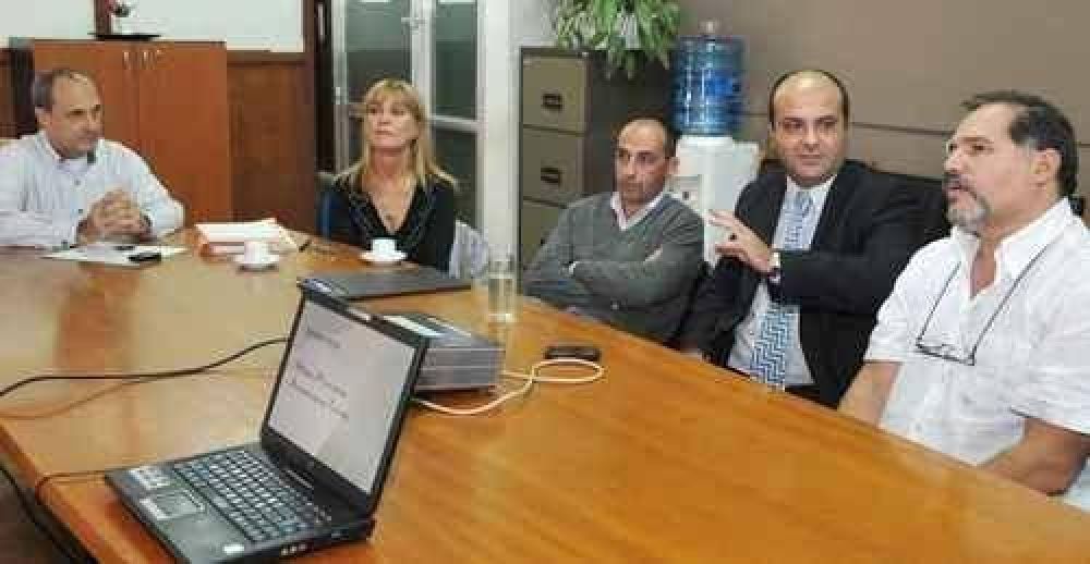 Gobierno y municipios avanzan en el Carn� �nico de Conductor