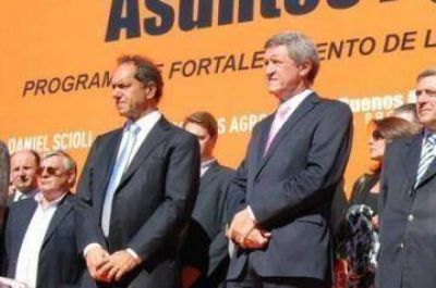 Guacone particip� del acto de entrega de equipamiento a escuelas agropecuarias