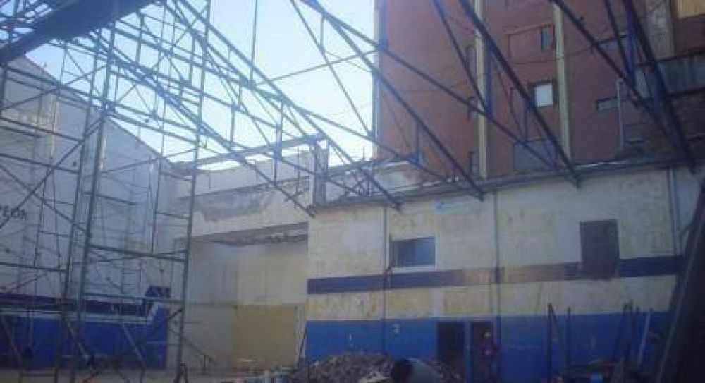 Avanzan las obras en el gimnasio del club Pe�arol