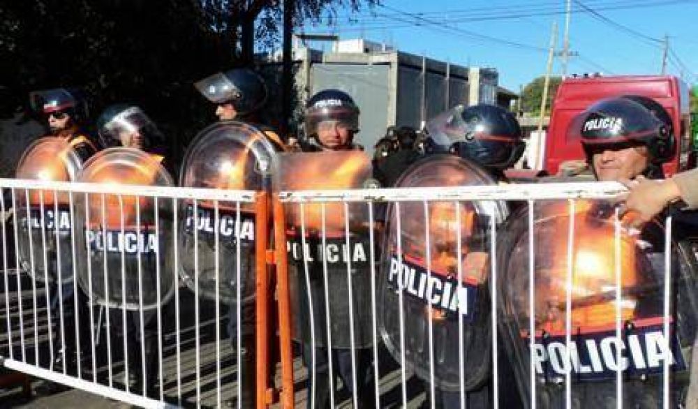 Hubo un corte de v�as en rechazo a la conexi�n de la subestaci�n Rigolleau 