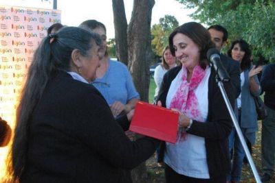 LUJ�N - SE INAUGUR� LA RED DE GAS EN EL BARRIO BEL�USTEGUI