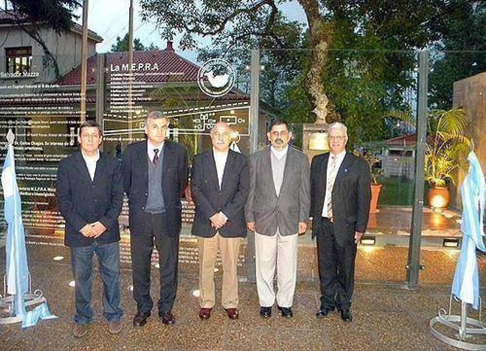 Inauguraron plazoleta en homenaje al doctor Salvador Mazza