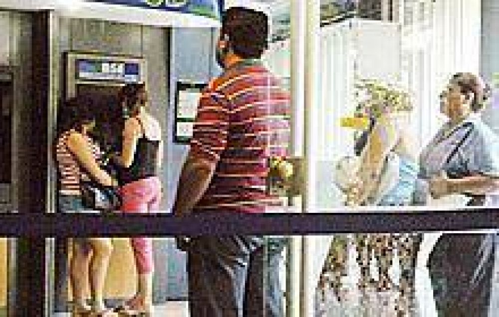 Estatales cobrar�n el jueves 28 sueldos por m�s de $186.000.000 