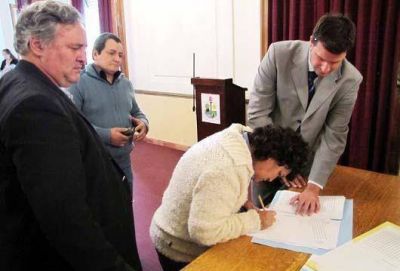 En San Miguel, 73 familias firmaron escrituras 