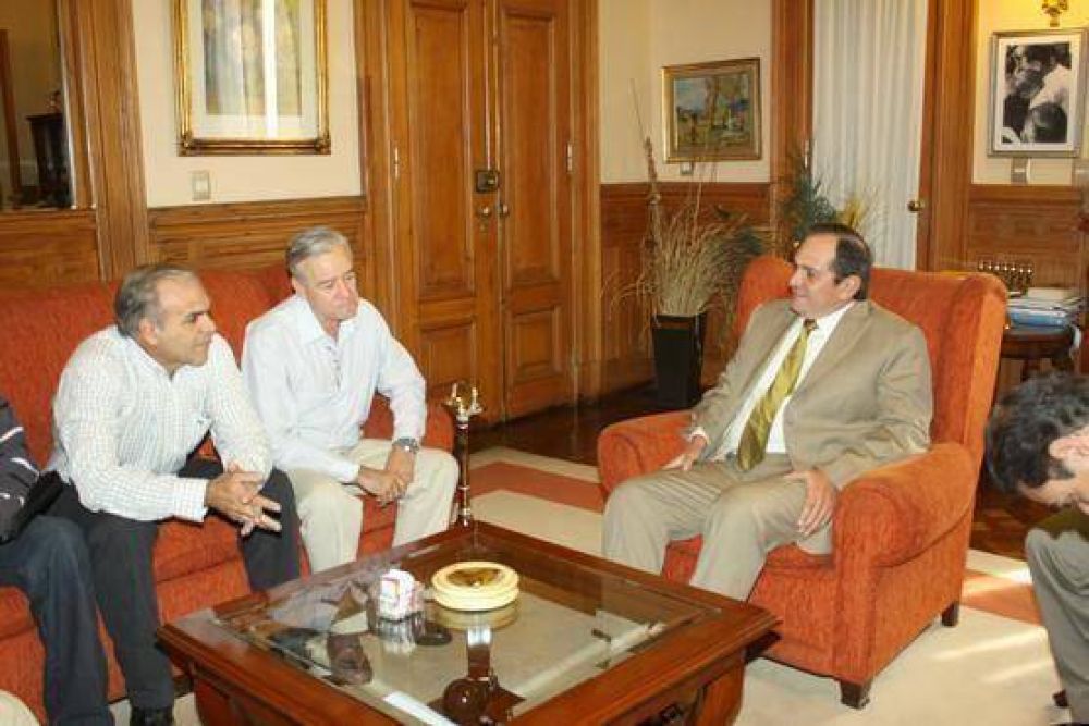 Dirigentes de Vialidad estuvieron en Casa de Gobierno