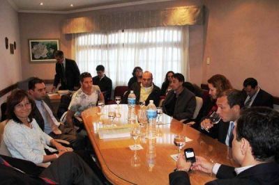 �El Gobierno busca darle una soluci�n definitiva al tema del Presupuesto 2011" 