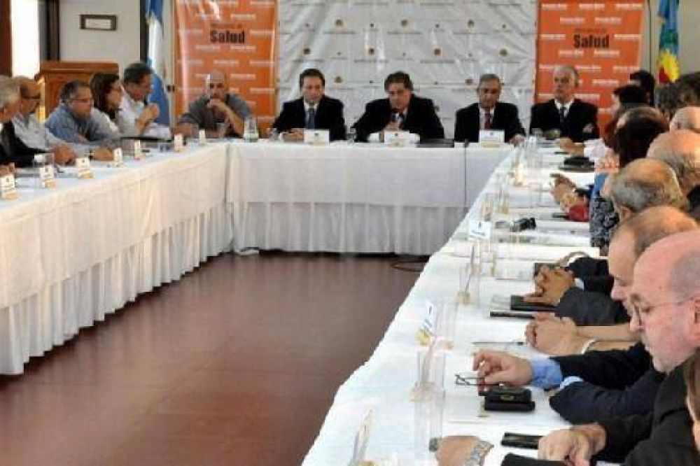 Collia encabez� una reuni�n del gabinete de salud en Echeverr�a