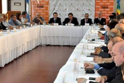 Collia encabez� una reuni�n del gabinete de salud en Echeverr�a