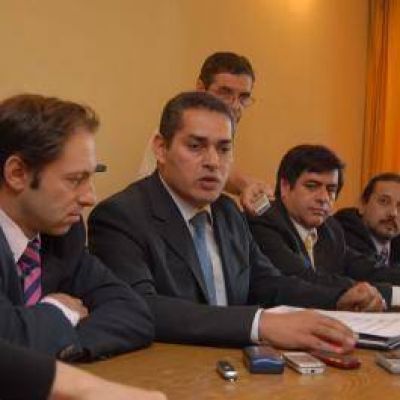 El FCyS y el Interbloque se disputan el voto del diputado que responde al �Gallo� Jalile 