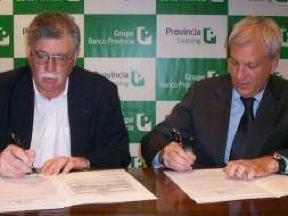 Pu�n: Intendente L�pez firm� convenio con Provincia Leasing