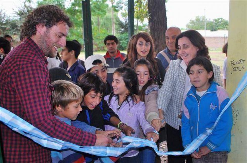 LUJ�N - SE INAUGUR� EL NAC EN LA CASA DE LA JUVENTUD