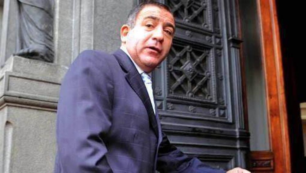 Juez desnud� orfandad nacional (e insult� a sus rivales por la gobernaci�n)