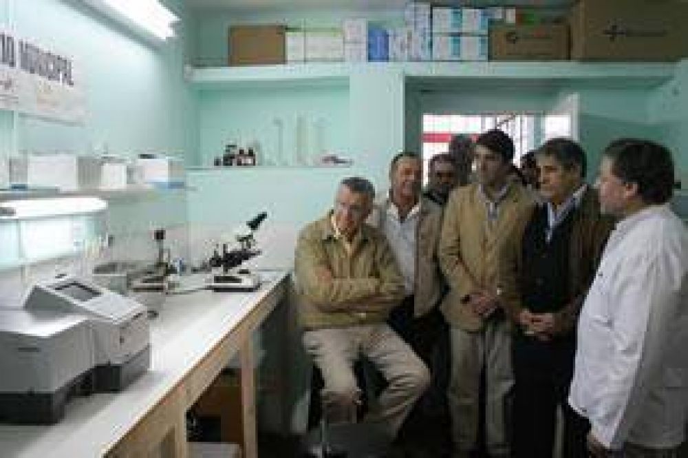 Santa Luc�a tiene un nuevo laboratorio