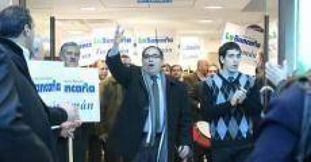 Desde el lunes, los bancarios prometen copar la city