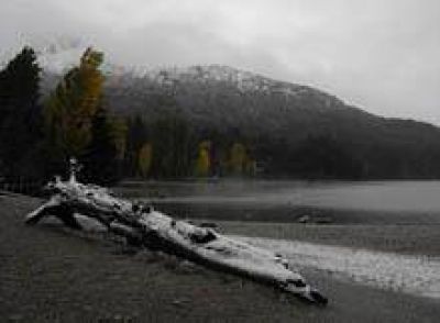Nevada recibe a los turistas de Semana Santa en Bariloche 