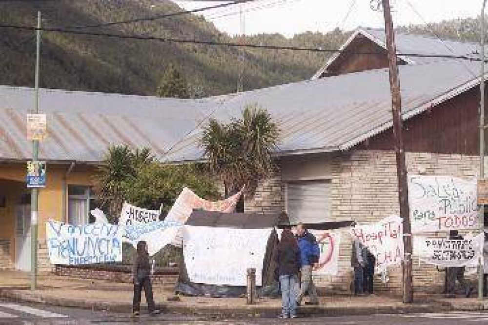 San Mart�n se moviliza por la crisis del hospital 