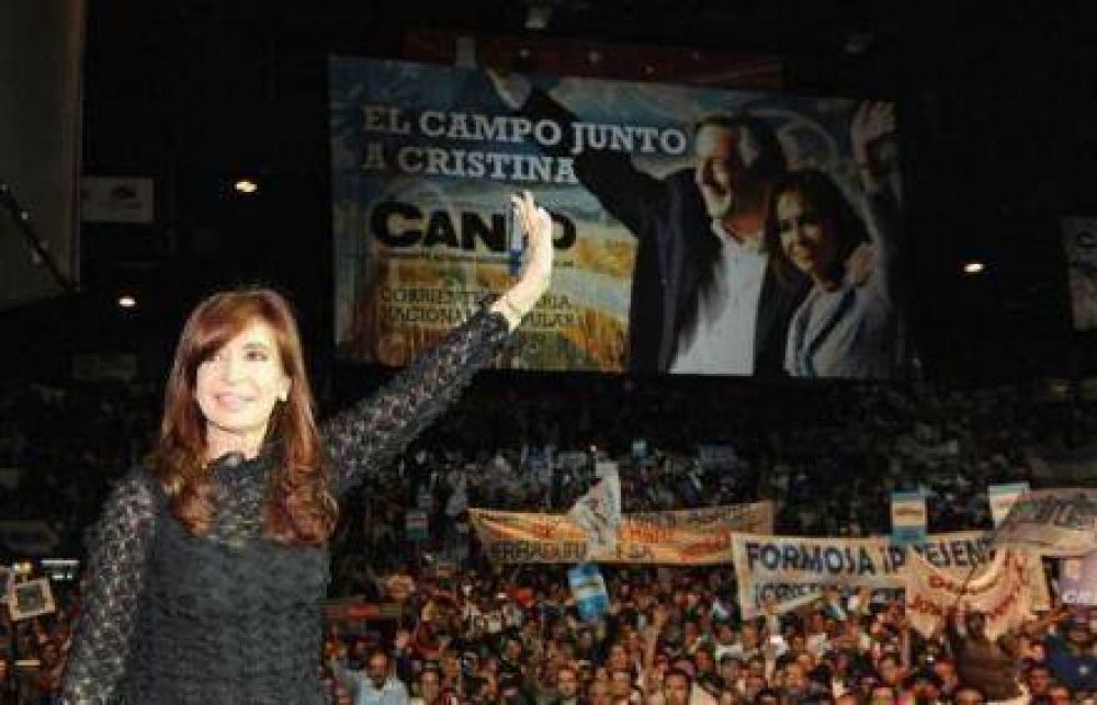 Insfran acompa�o a la presidenta en el lanzamiento de la corriente agraria nacional 