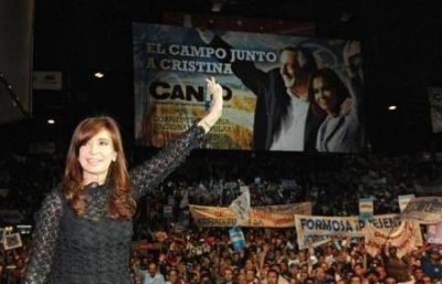 Insfran acompa�o a la presidenta en el lanzamiento de la corriente agraria nacional 
