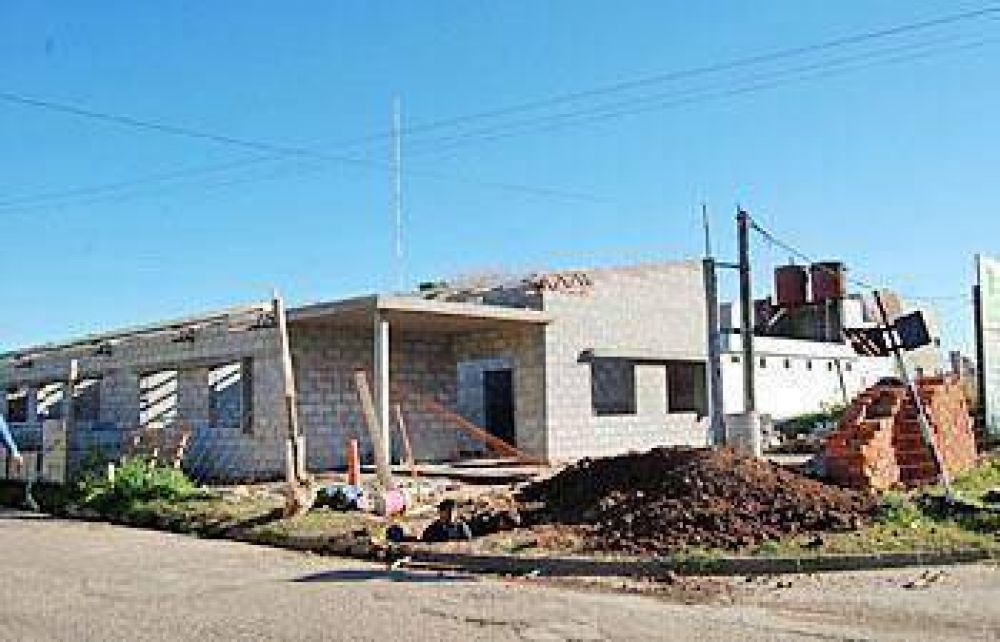 Visitaron las obras que se realizan en la sede que albergar� al Programa Envi�n