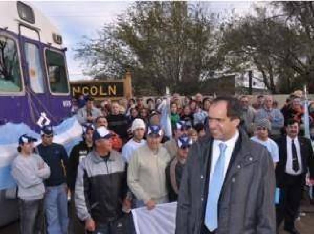 Hoy el Gobernador Scioli estar� en Lincoln