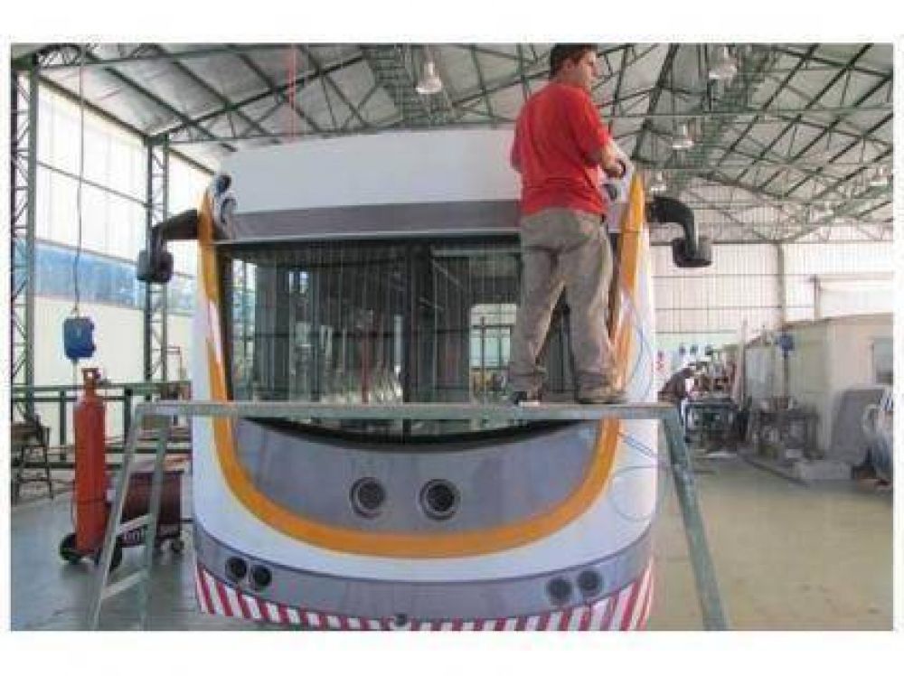 El tren urbano rodar� sobre las v�as en mayo