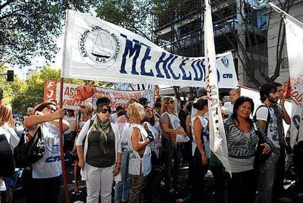 Trabajadores judiciales no aceptaron oferta salarial del gobierno y seguir�n con las protestas