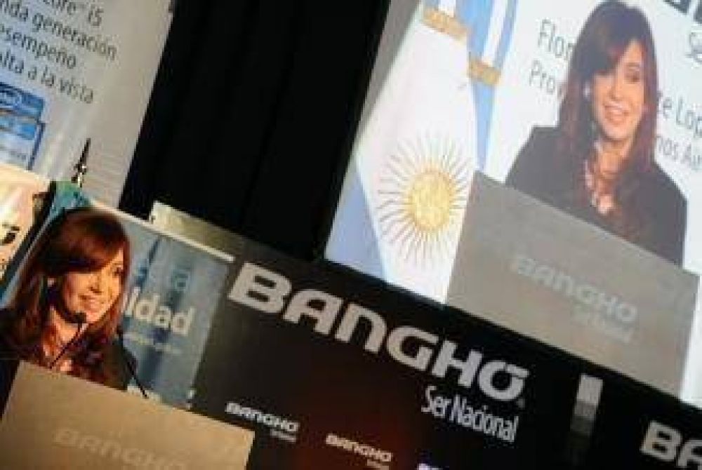 La Presidenta inaugur� una f�brica de computadoras en Vicente L�pez