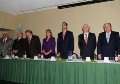 �Debemos garantizar con la integraci�n el crecimiento regional�, asegur� el gobernador Urtubey en Iquique