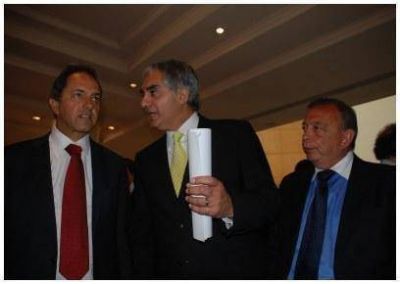 ZUCCARO DISERT� EN EL SEGUNDO CONGRESO DE REGIONALIZACI�N. 