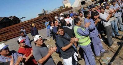 Los estibadores frenaron el inicio de la obra del Puerto de la M�sica