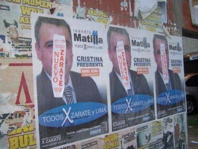 Guerra de afiches entre oficialismo y oposici�n