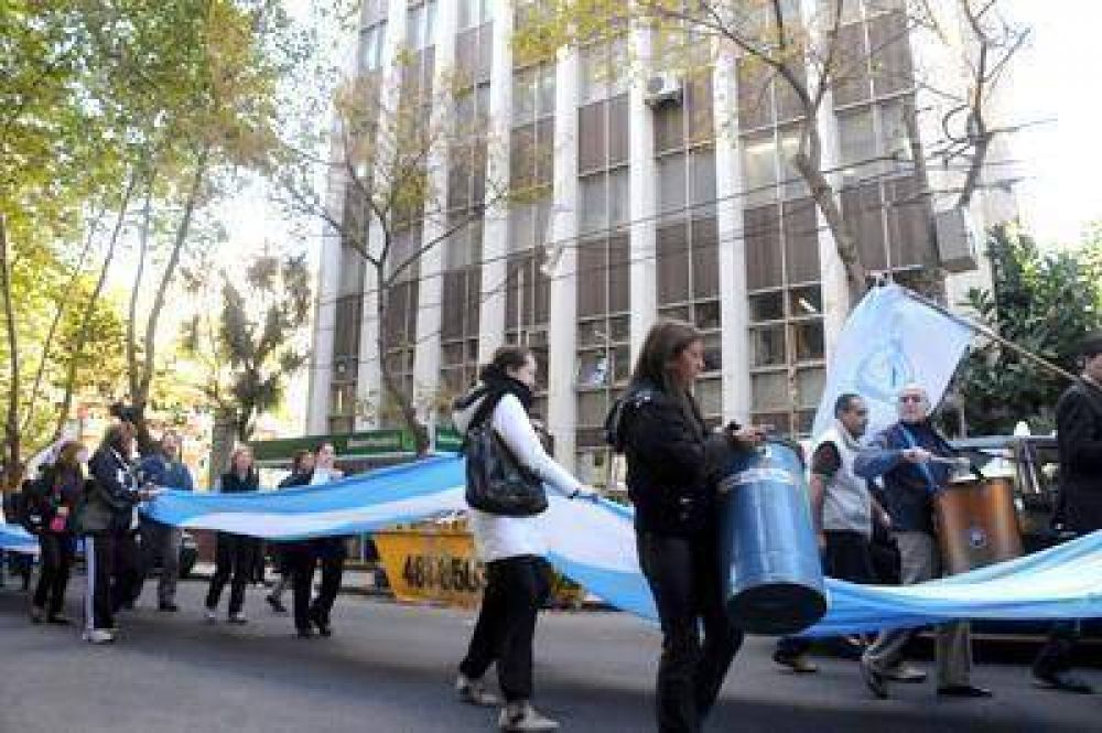 La Suprema Corte pidi� a Scioli "flexibilizar" la postura con los judiciales