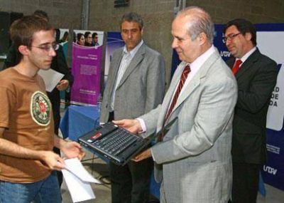 Lanzaron un Programa de Becas de Material Did�ctico en la UNDAV