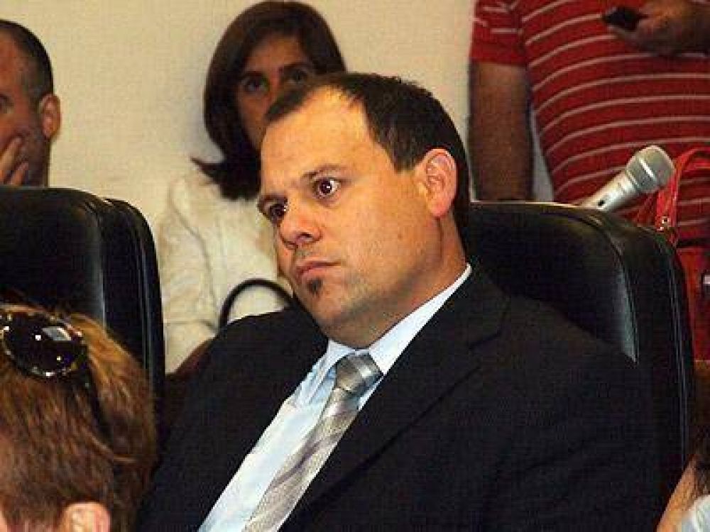 Nelson: �Es una ridiculez lo que plantea la oposici�n�