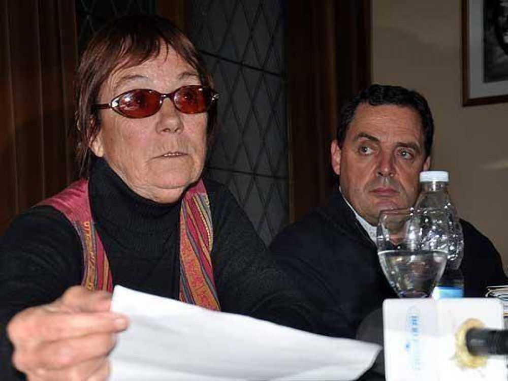 Amenazan por tel�fono y a trav�s de un mail a la ex dirigente de la APDH local Rosa Iguerategui