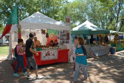 PTE. PER�N - FERIA DE LAS COLECTIVIDADES EN GUERNICA
