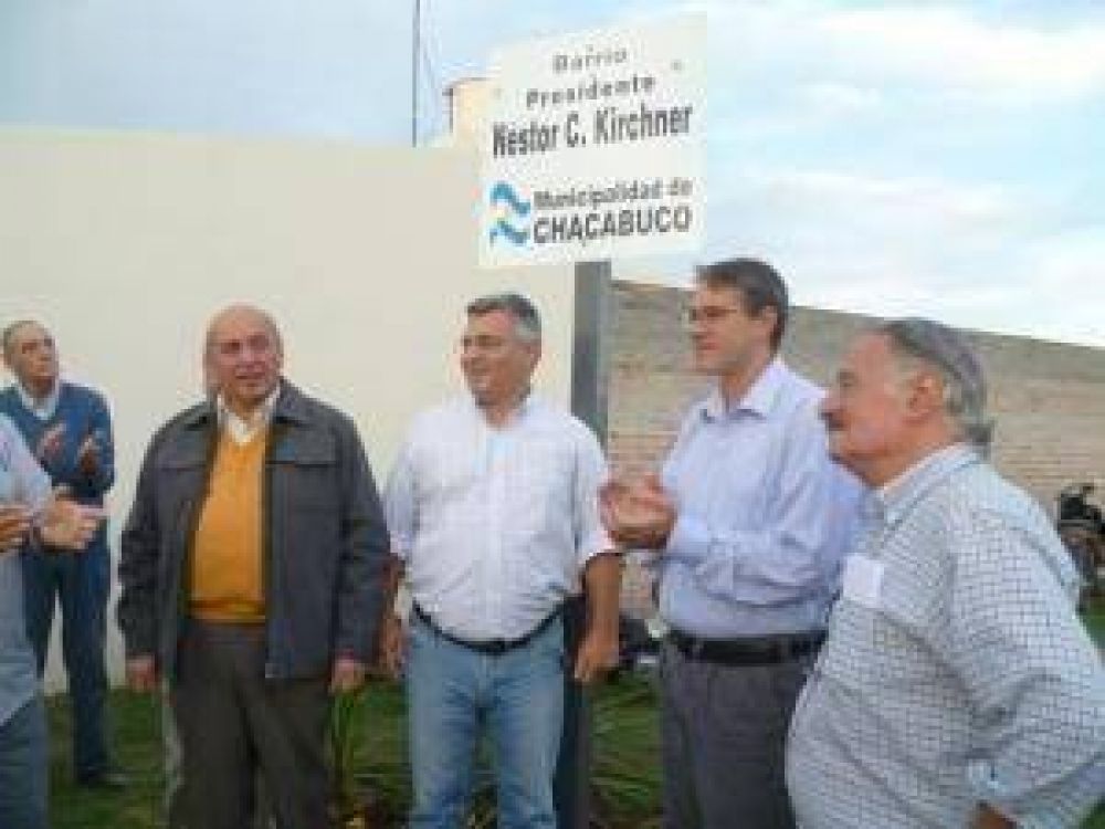 Colocaron el nombre de N�stor Kirchner a un barrio de Chacabuco