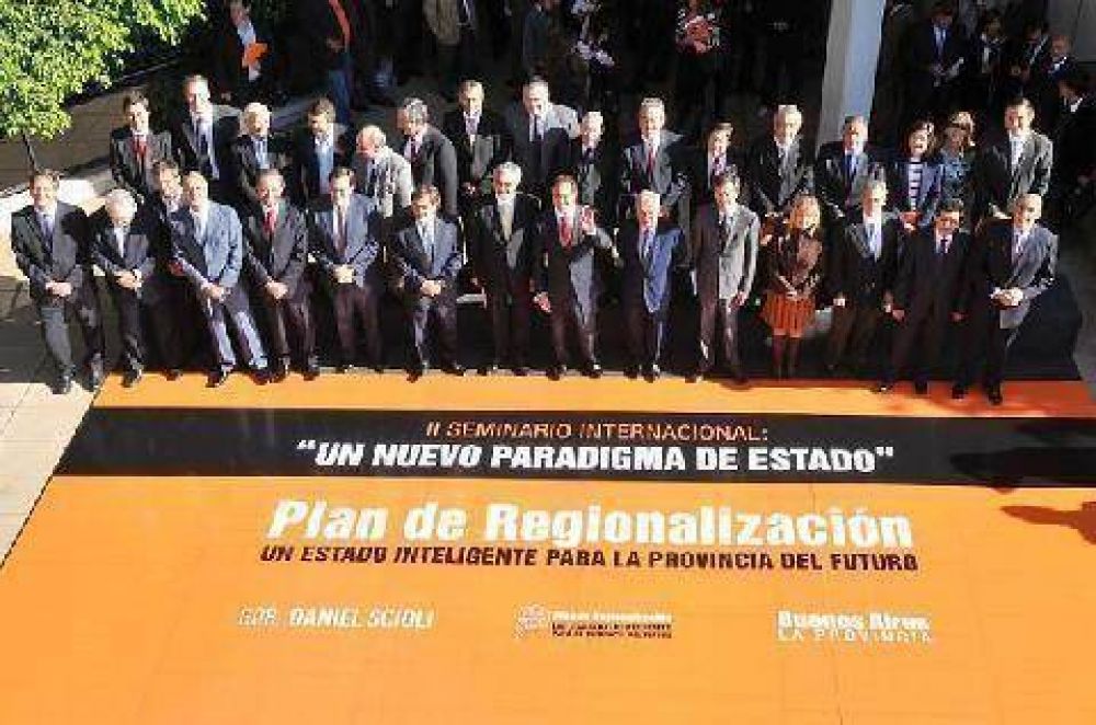 Rosso particip� en el seminario de Regionalizaci�n de la provincia