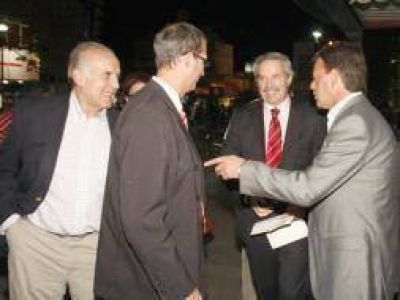 Felipe Sol� y dirigentes de la primera secci�n se re�nen en Merlo