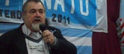 Pettinato se distancia del FRP