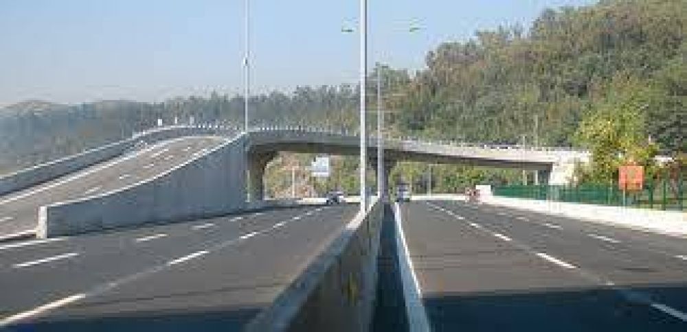 Jun�n se sum� al proyecto para construir 13.500 kil�metros de autopistas inteligentes 