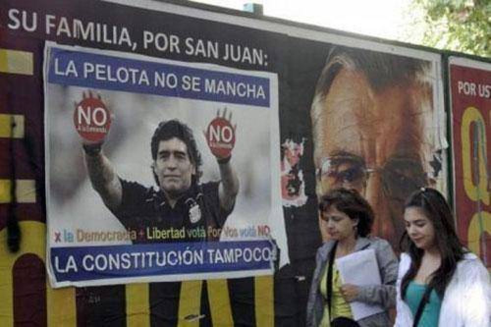 Maradona se calent� porque lo usaron en afiches pol�ticos