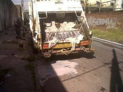 SAN MART�N - LA COMUNA SECUESTR� OTRO CAMI�N QUE ARROJABA BASURA EN EL ESPACIO P�BLICO