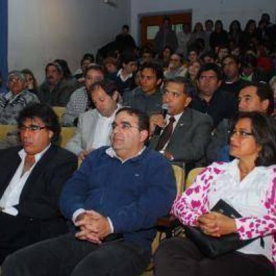 �Durante a�os el Gobernador no solo no recibi� a la oposici�n, tampoco recibi� a los propios del FCyS�