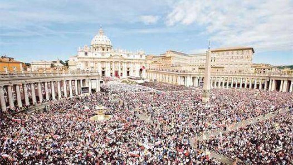 Juan Pablo II ya es beato y va camino a convertirse en santo