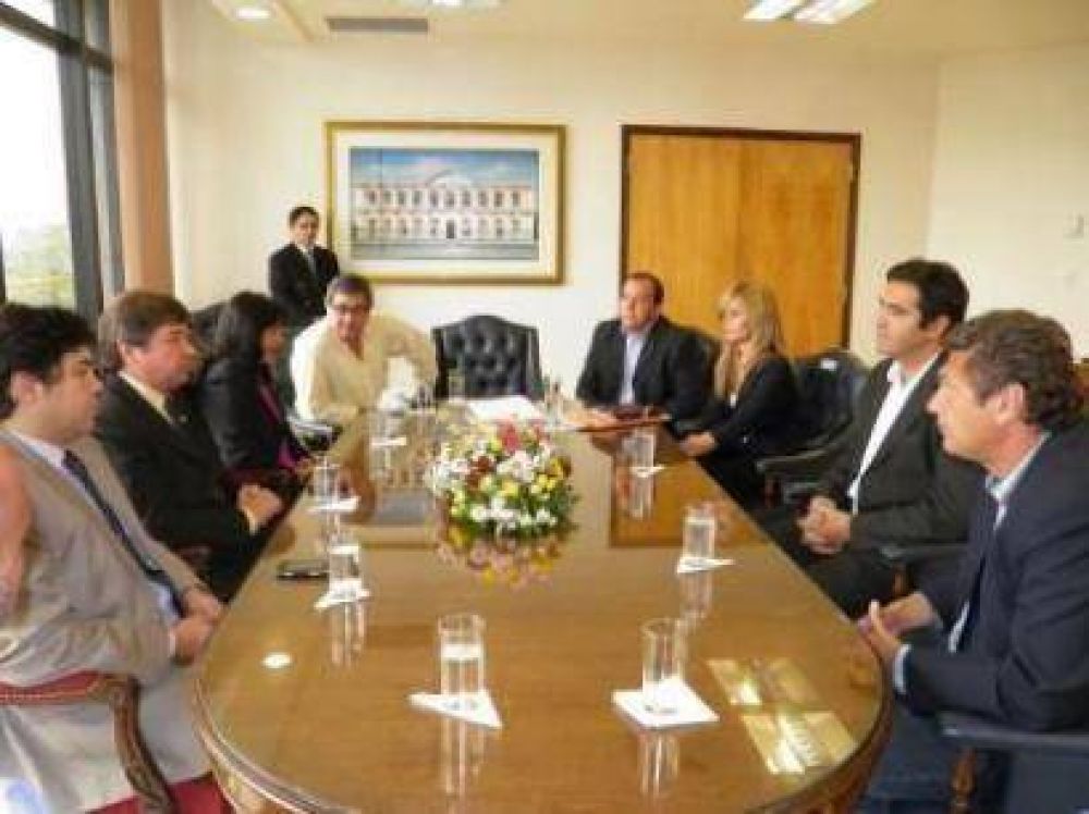 Diputados locales y paraguayos preocupados por el reactor 