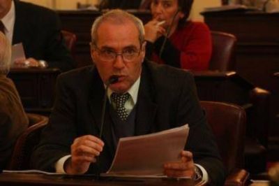 Nueva denuncia sobre el uso de recursos oficiales para hacer campa�a