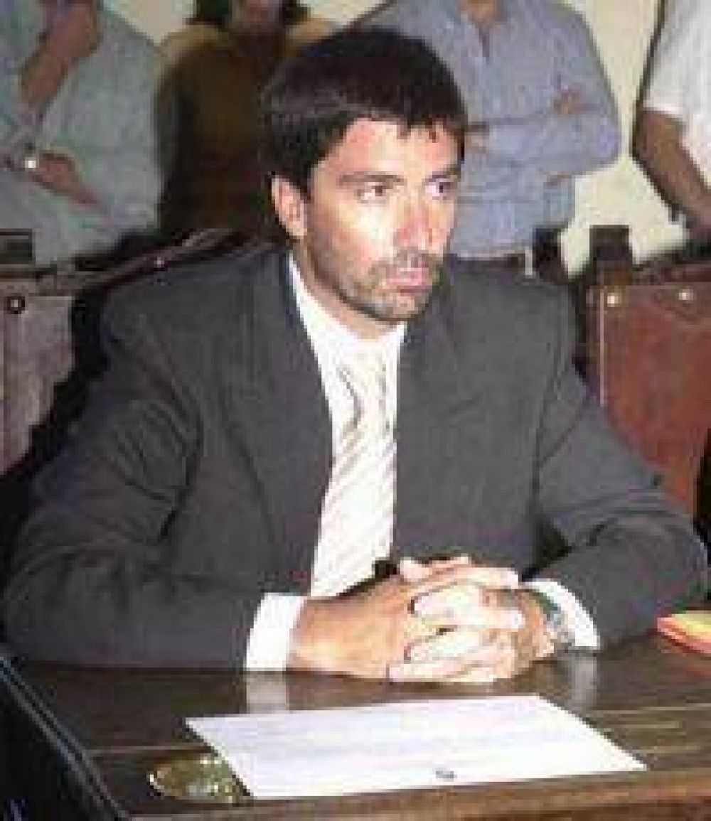 Tonini desminti� a Nazar y lo tild� de oportunista 