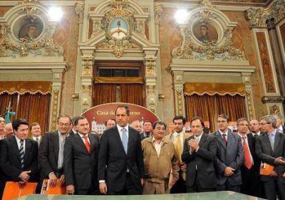 Scioli destac� la importancia de la descentralizaci�n para la seguridad