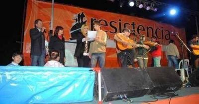 Una multitud festej� el D�a del Trabajador en la plaza 25 de Mayo